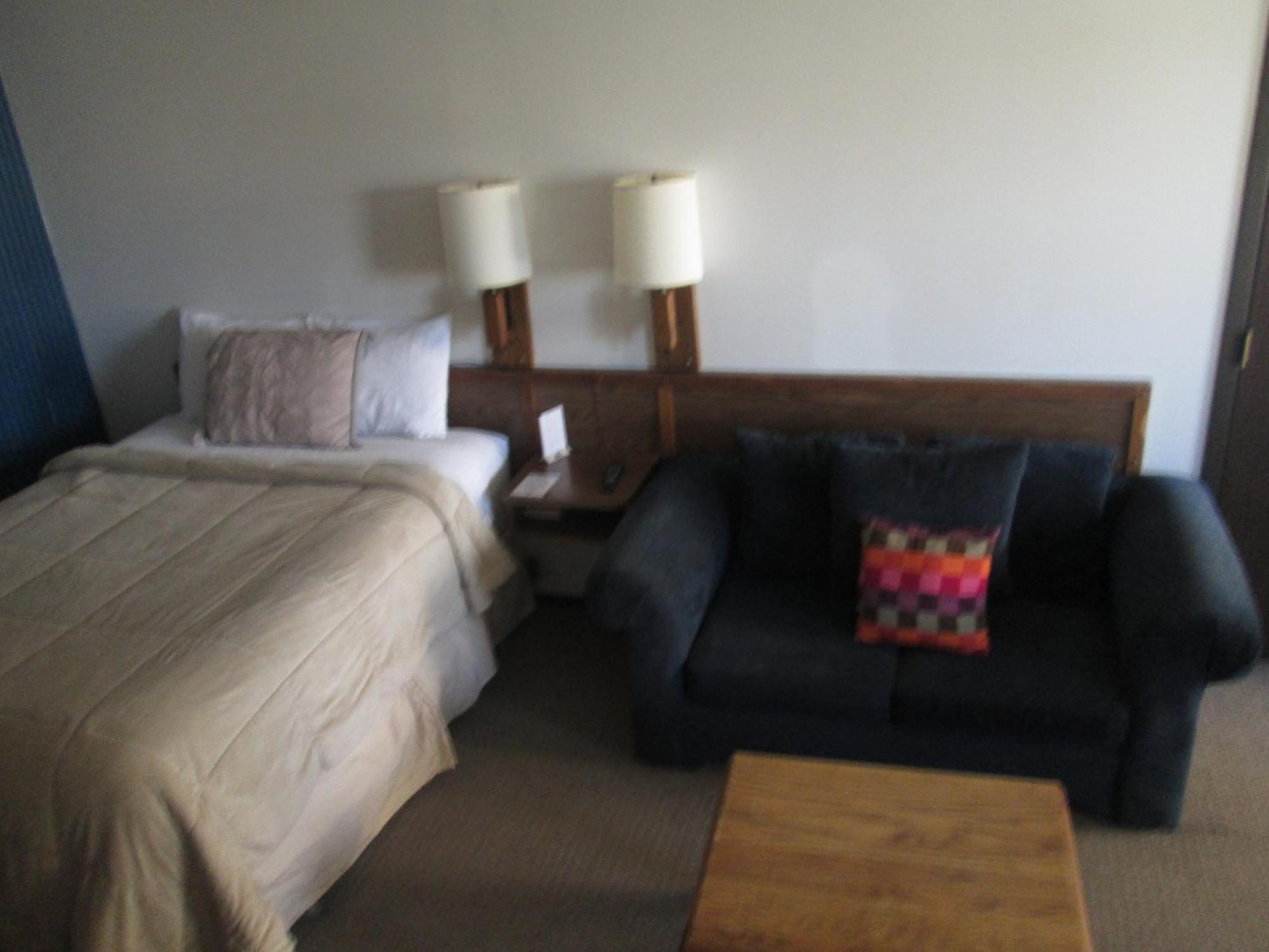تونوباه Jim Butler Inn & Suites الغرفة الصورة